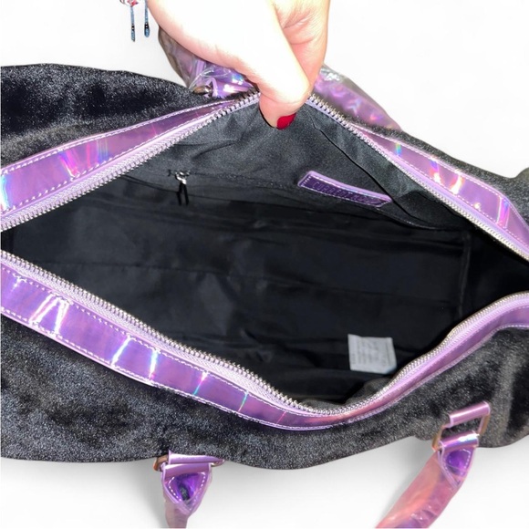NWT Current Mood x Dolls Kill Fuzzy Duffle Bag w/ Metallic Mushroom Design - Picture 8 of 8